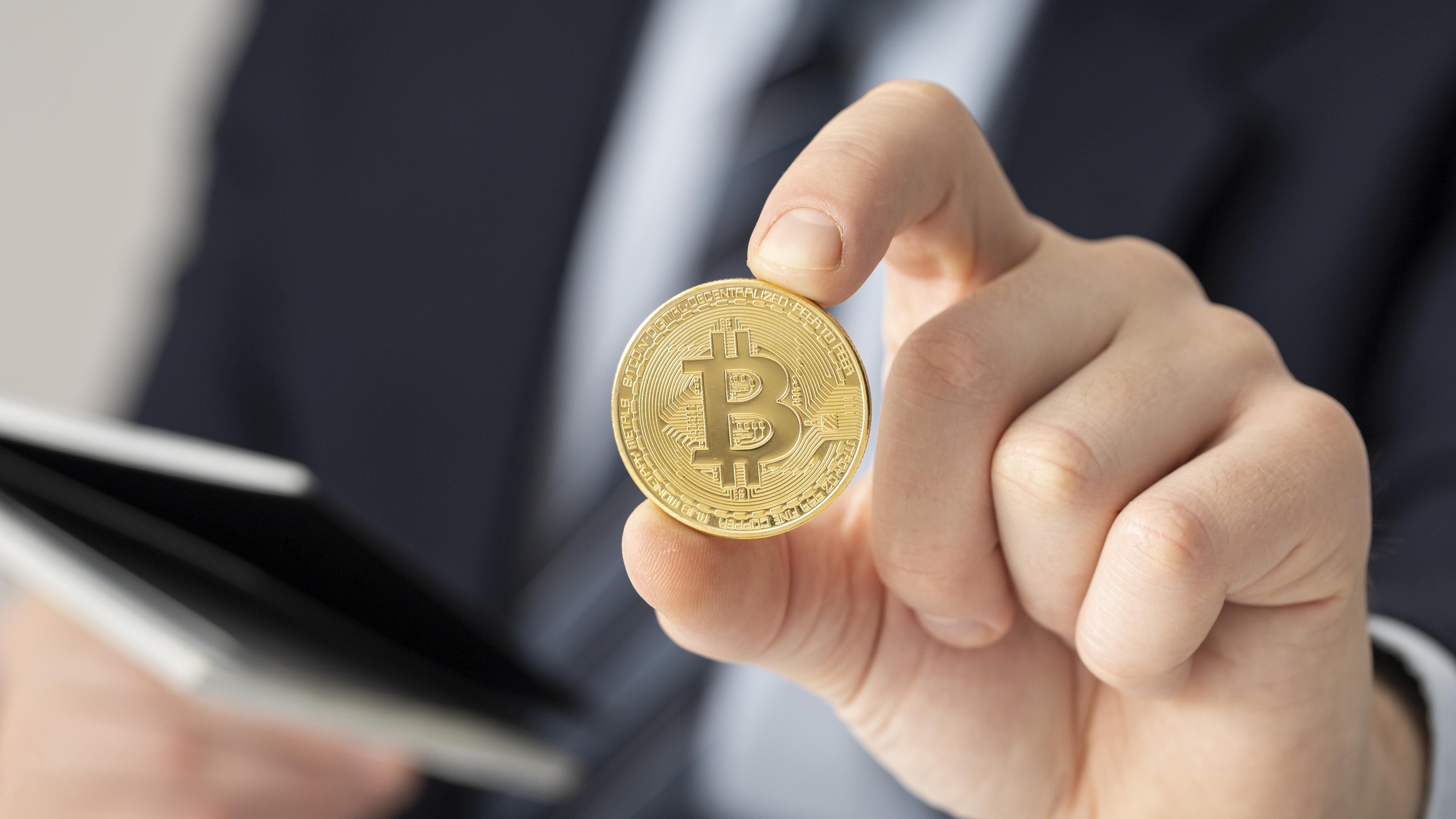 Запад и Азия подстегивают рост крипторынка: цена биткоина превысила $81 000