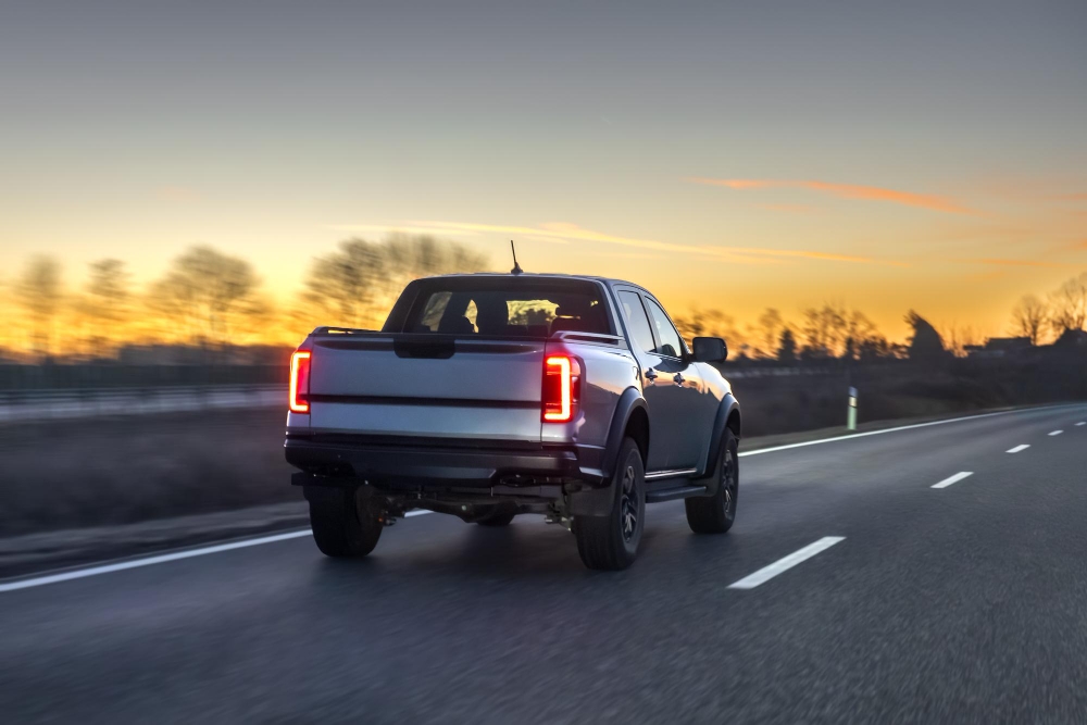 Ford сделал ставку на ИИ, потерял сотни миллионов и вернул людей