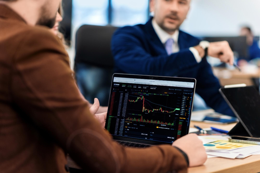 Индекс Мосбиржи вырос на ожидании Уиткоффа и Кушнера