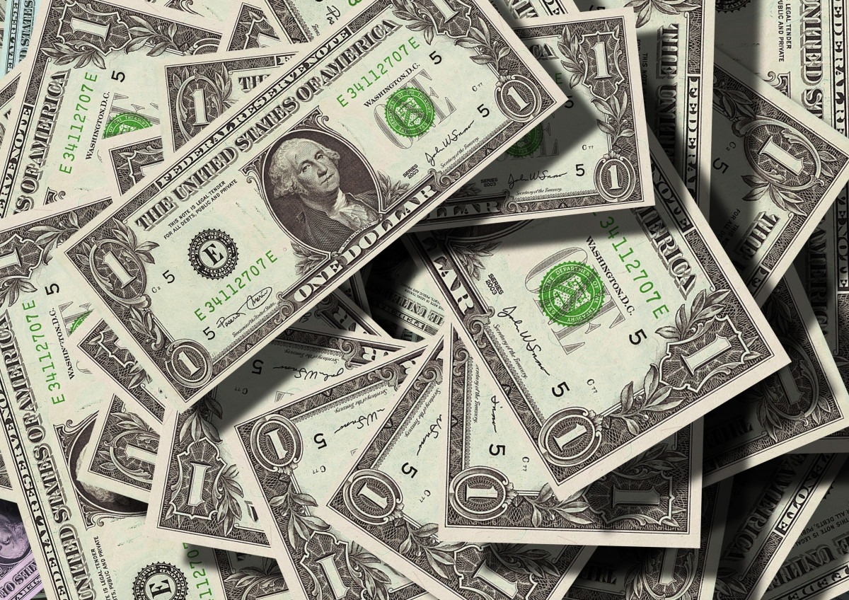 БРИКС продолжит путь к отказу от доллара, пошлины США против ЕС встревожили европейцев