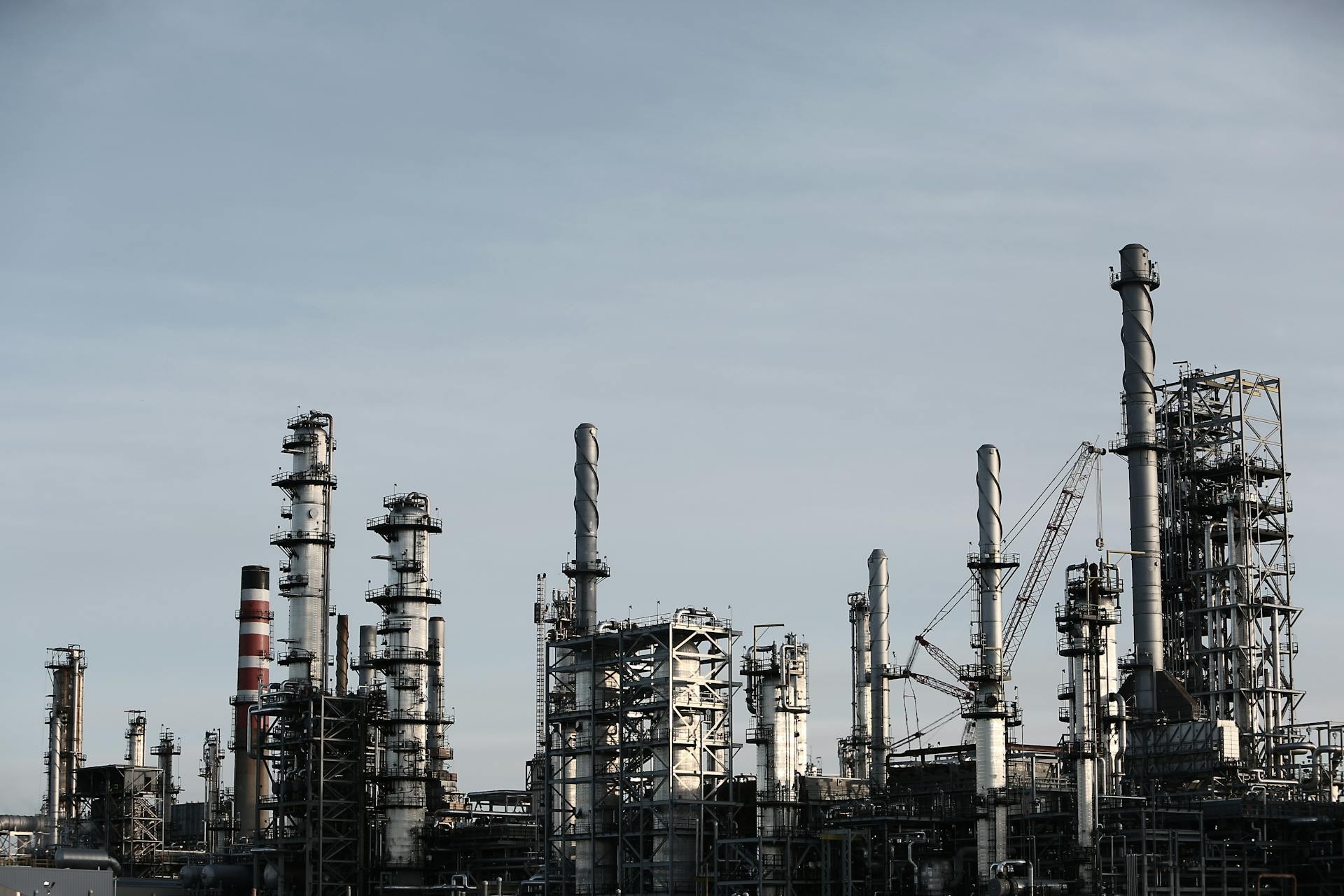 Газпром нефть увеличила добычу углеводородов на 3%, достигнув 130,7 млн тонн