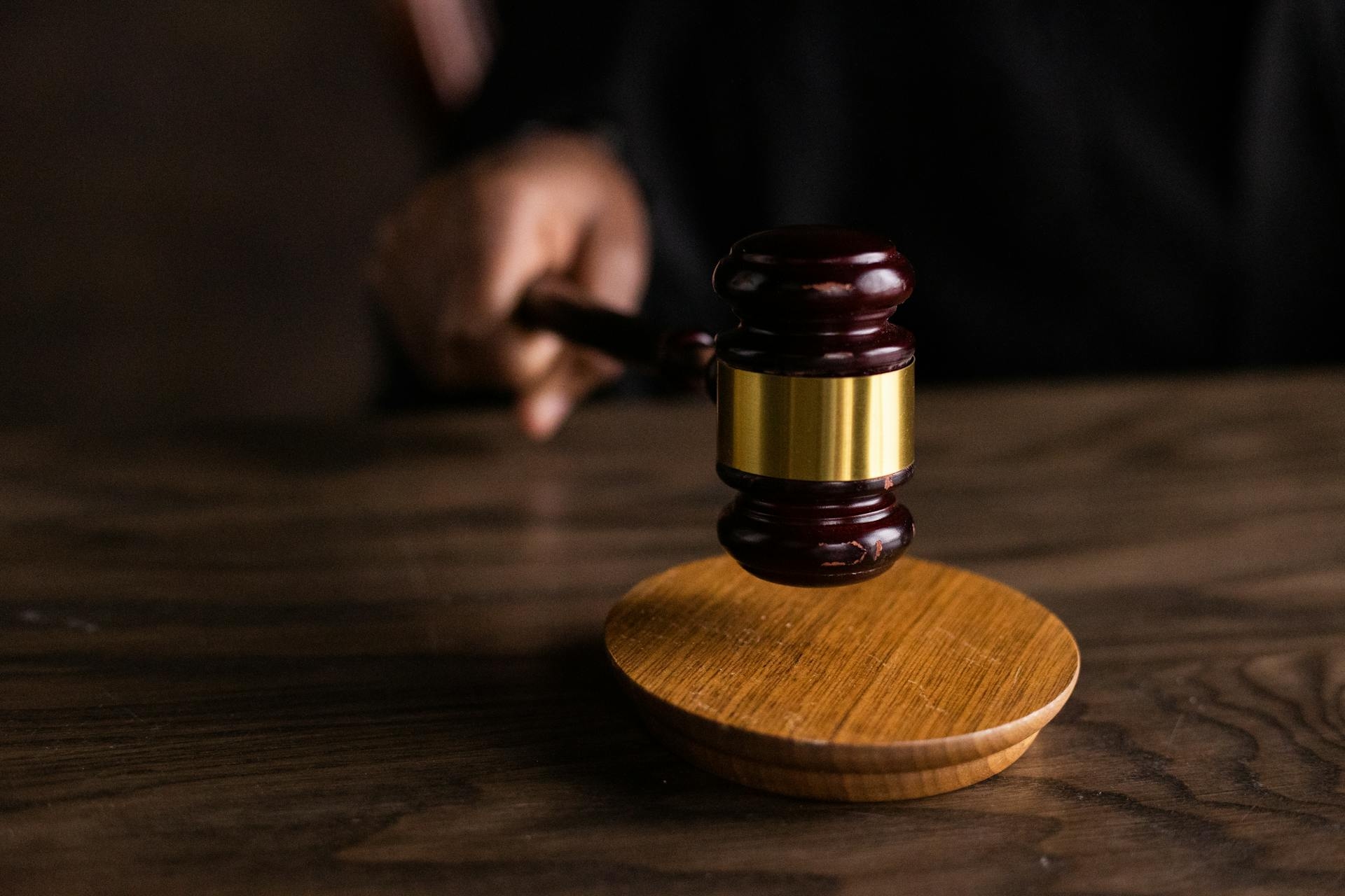 Суд запретил Citibank вести разбирательства с Т-Банком за границей России