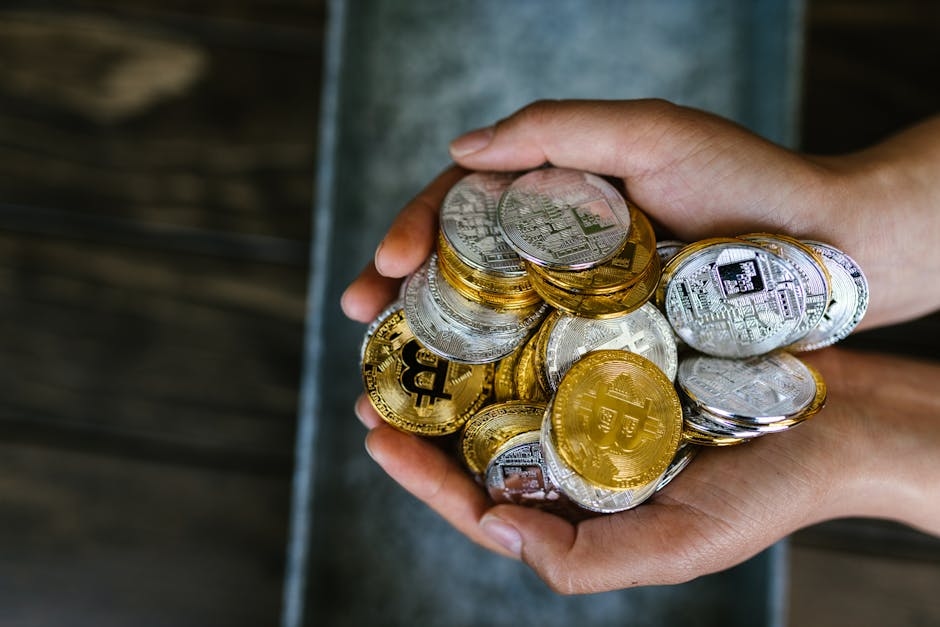 Доллар укрепляется на фоне роста занятости и снижения безработицы в США