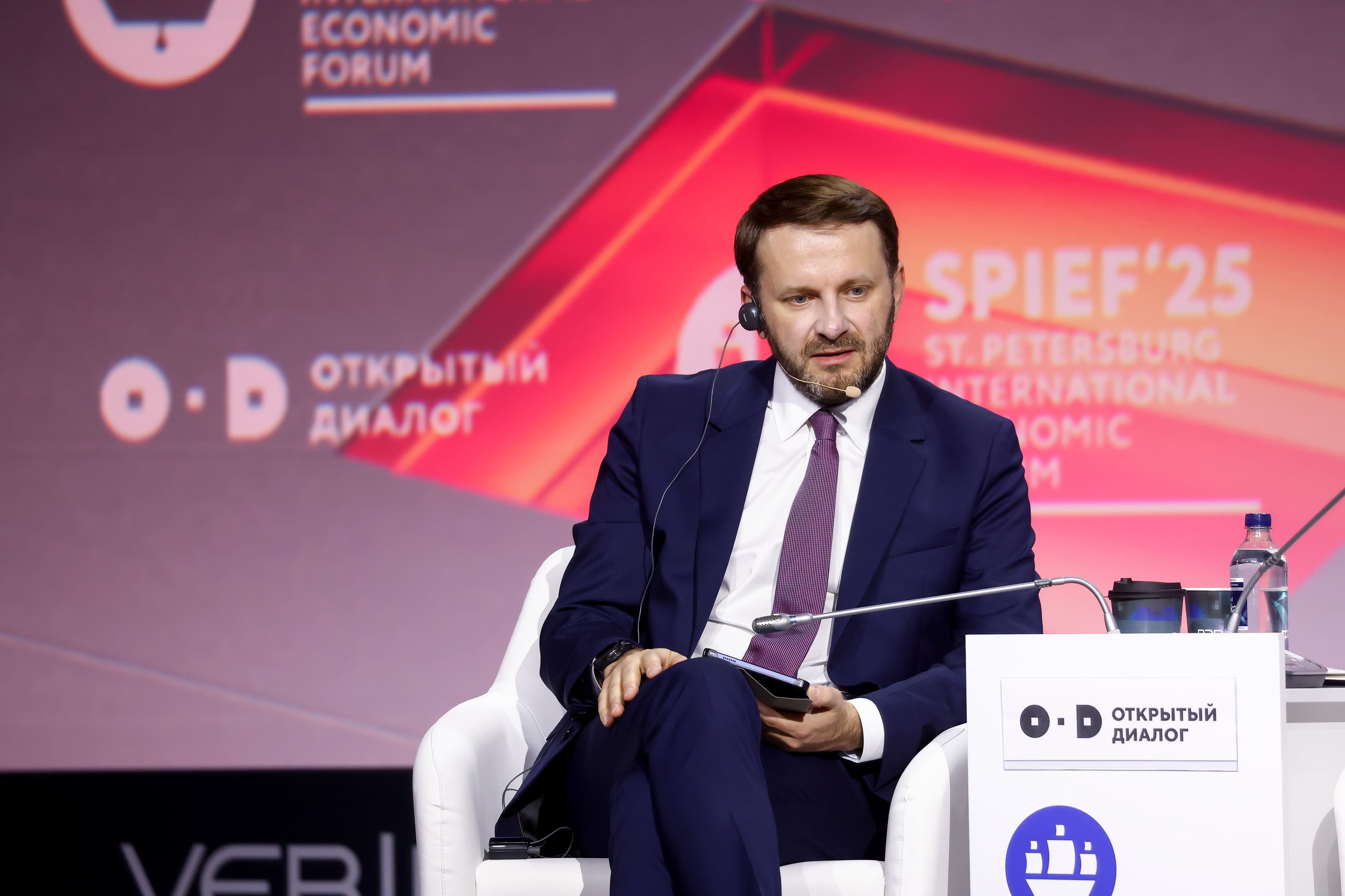 Орешкин: санкции могут стать «желаемым инструментом развития»
