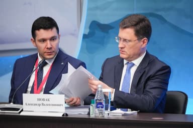 ПМЭФ: бизнес и власть требуют слабого рубля