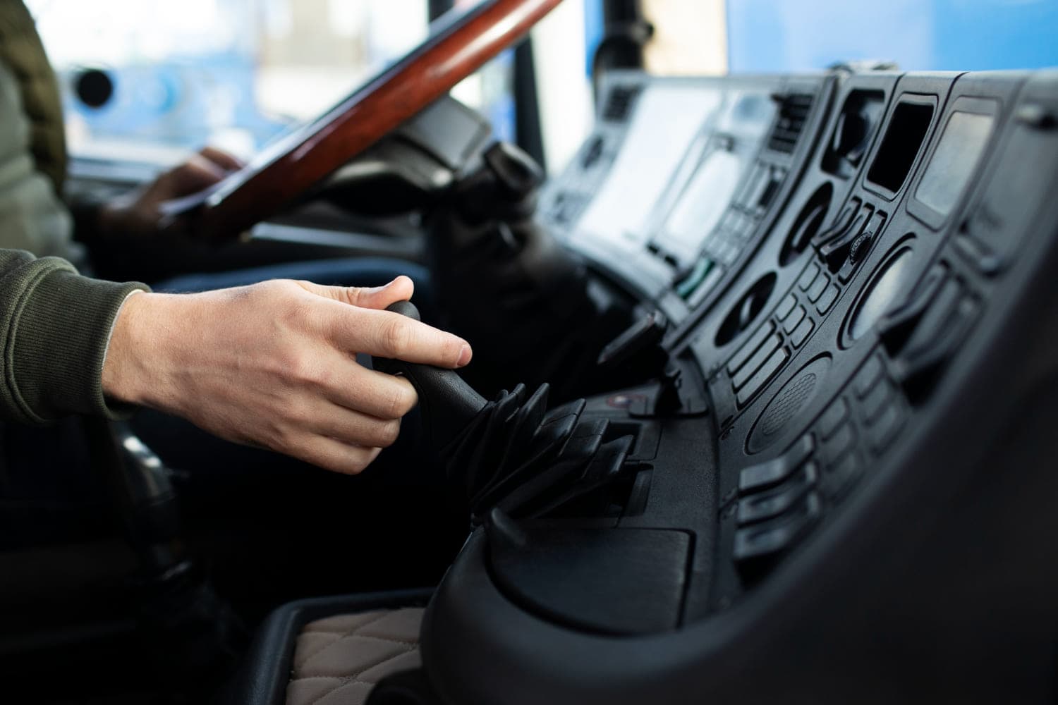 Камаз увеличивает размещение облигаций до 10,0 миллиардов рублей