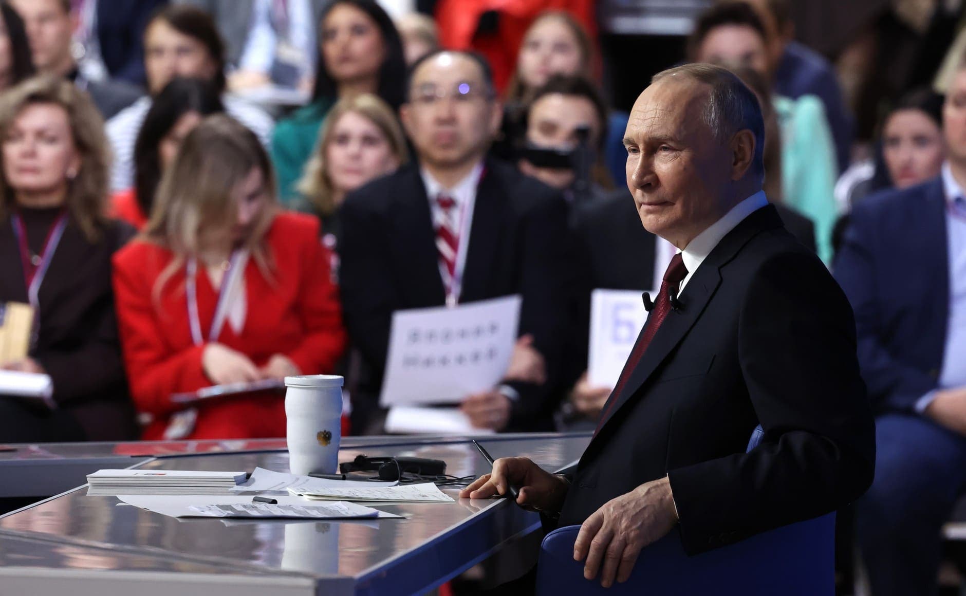 Путин готов к компромиссам с США и увеличивает НДС для балансировки бюджета