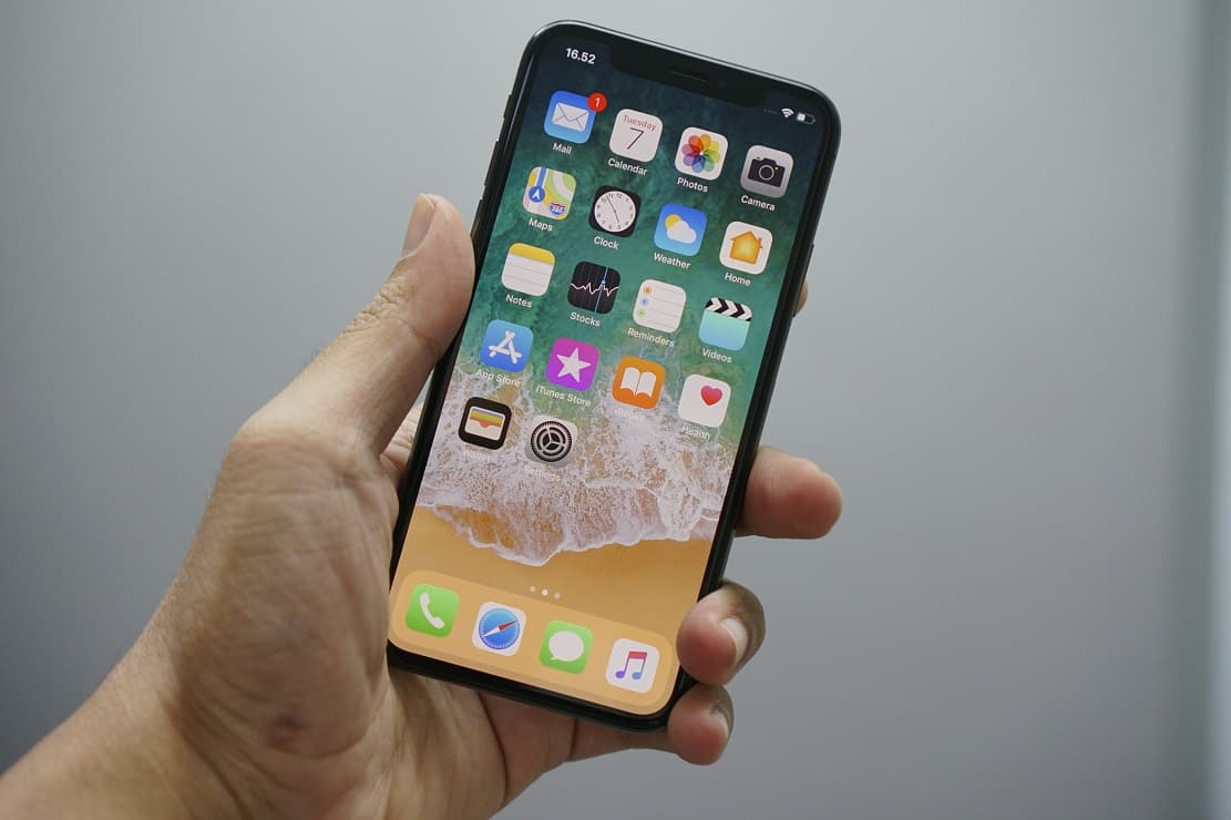 Калифорния полыхает, Apple проводит редизайн, а в России создадут центр развития ИИ