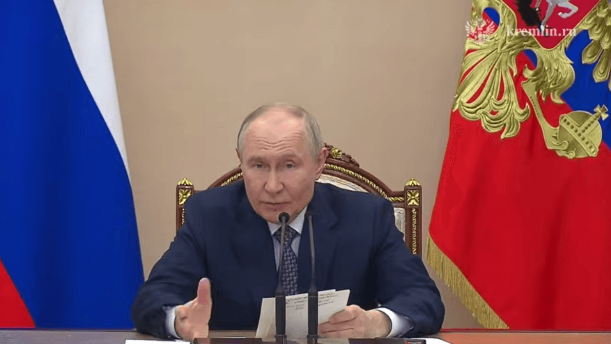 Путин впервые прокомментировал ситуацию в Туапсе после атаки на НПЗ