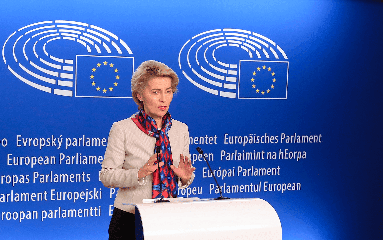 Урсула фон дер Ляйен сохранила пост: Европарламент отклонил вотум недоверия