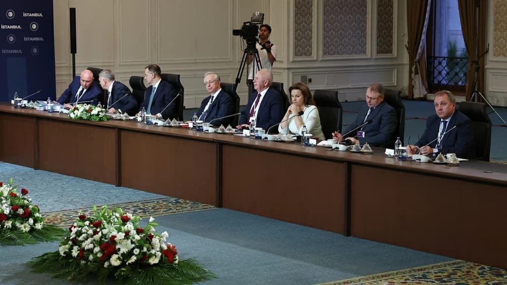 Третий раунд переговоров завершён: стороны обсудили перемирия, обмены и формат работы