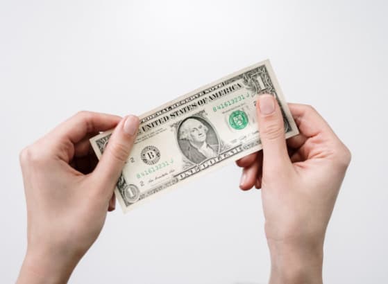 Курс доллара к юаню упал ниже 6,8 впервые за три года после заявлений Трампа