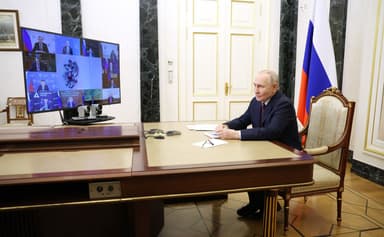 Путин поручил скорректировать налоговую систему для малого бизнеса после обращения на прямой линии