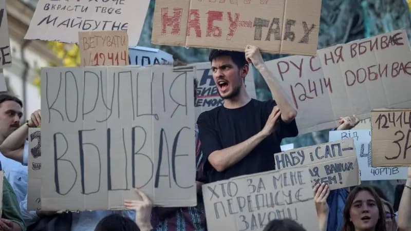 В преддверии переговоров на Украине проходят массовые протесты