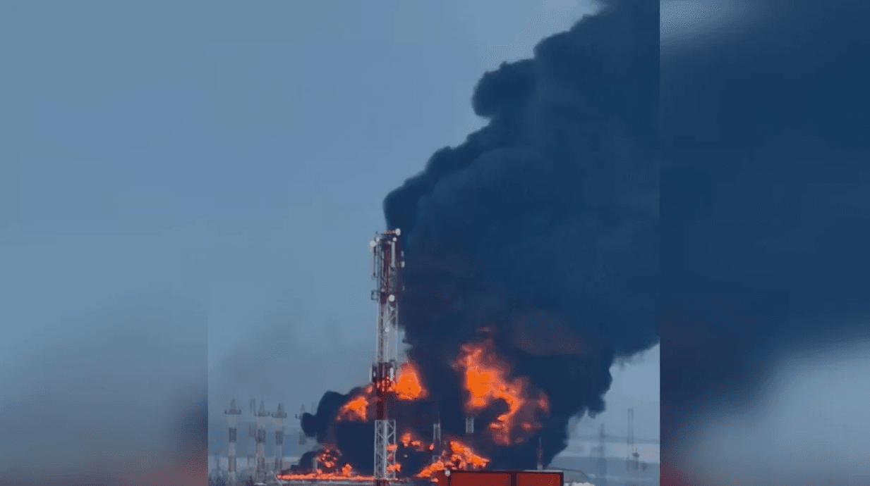 На заводе «Нижнекамскнефтехим» в Татарстане вспыхнул пожар. Подробности