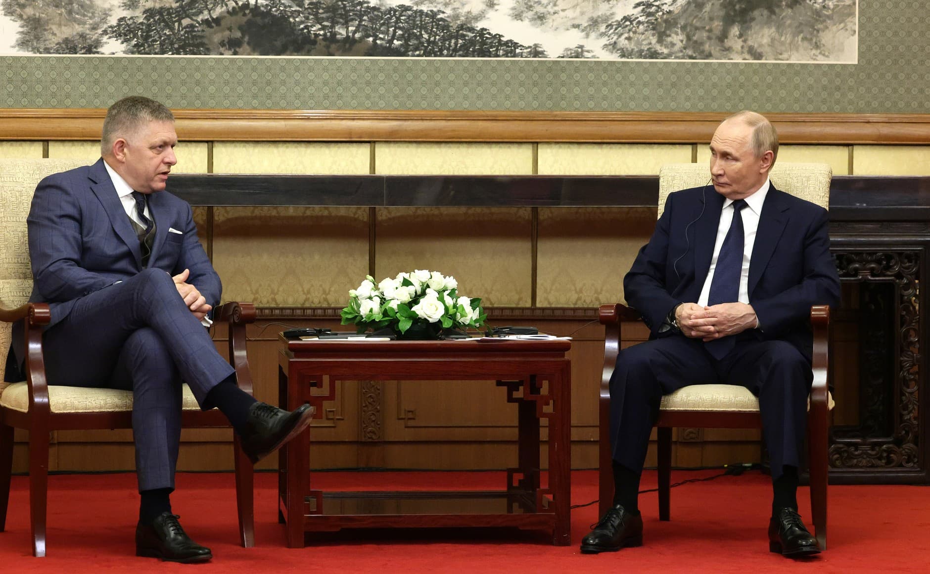 Фицо сравнил ЕС с жабой на дне колодца на встрече с Путиным в Пекине