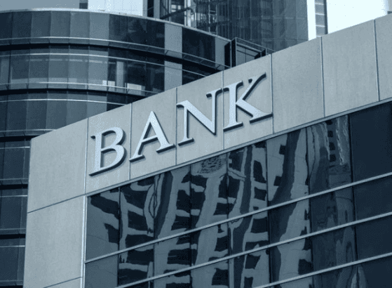 "WB Банк" продолжает работу в обычном режиме несмотря на санкции ЕС