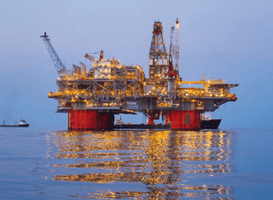 МЭА ухудшило прогноз предложения нефти в 2026 году на 0,6 млн б/с