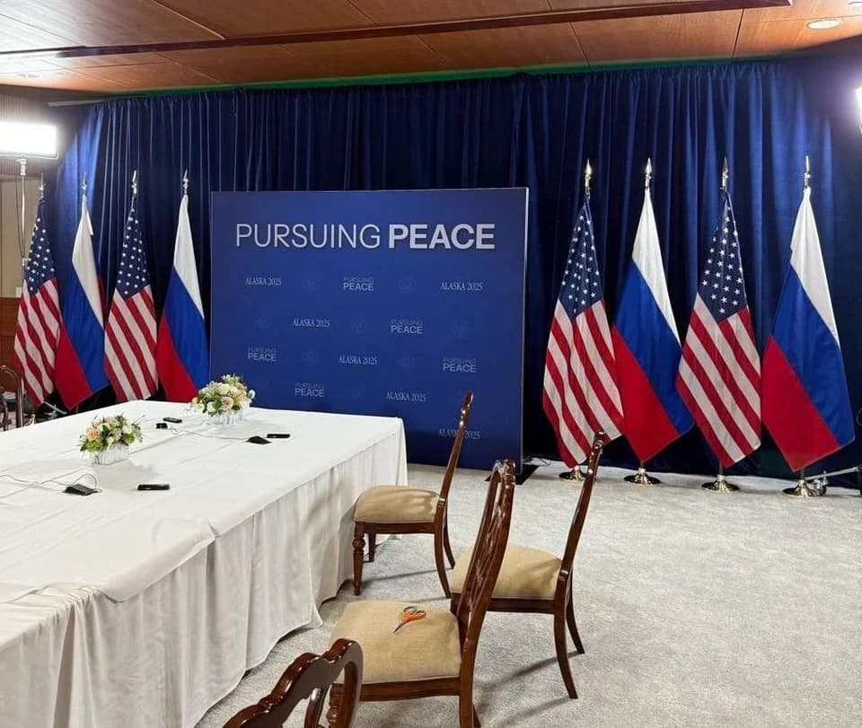 Саммит США–Россия в Анкоридже: Путин прибыл, формат — «три на три», у США заготовлен санкционный план