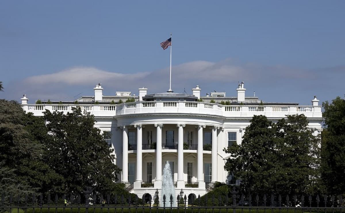 Россия и США на грани сделки: снятие санкций или новый разрыв?