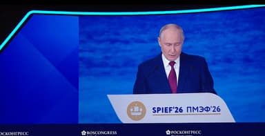 Мир переживает крупнейшую за последние десятилетия трансформацию, - Путин на ПМЭФ