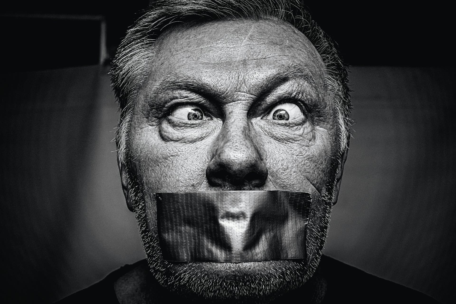 "Что это: глупость или измена?": Госдума приняла закон о штрафах за поиск экстремистских материалов