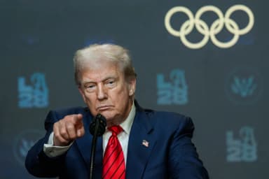 Трамп снова оказался в центре скандала из-за материалов по делу Эпштейна