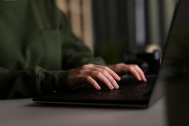 Новый закон против кибермошенничества: лимиты карт, SIM-карт и защита звонков