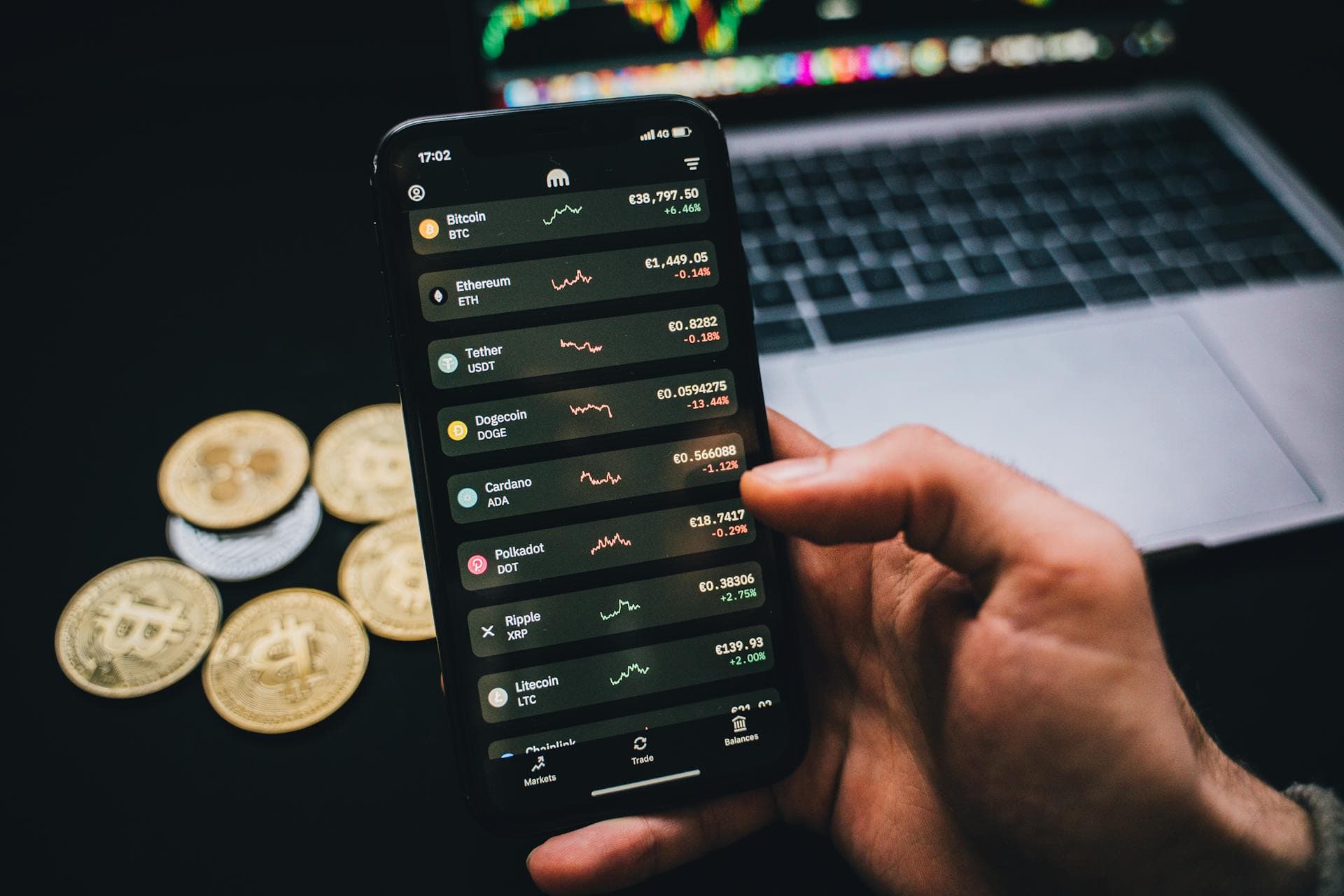 Binance и Coinbase захватывают рынок: у кого больше денег, власти и доверия?