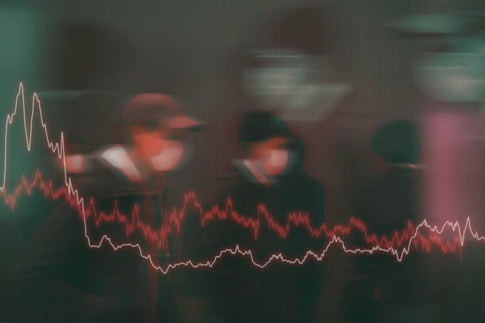 Частные инвесторы стали крупнейшими покупателями акций в июле, пока крупные инвесторы «разгружались»