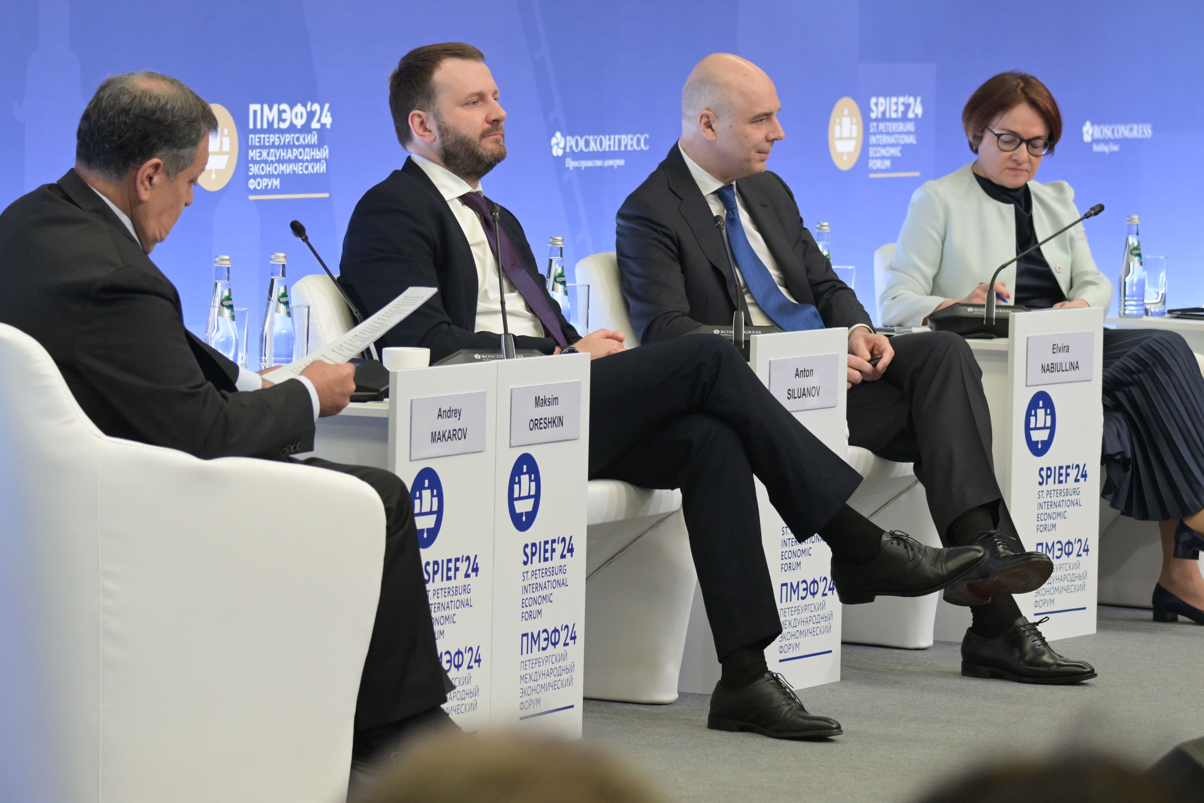 Бизнес требует снижения ставки: ЦБ отвечает, что рано