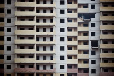 Квартиры не берут, стройка встает: что грозит рынку уже в этом году