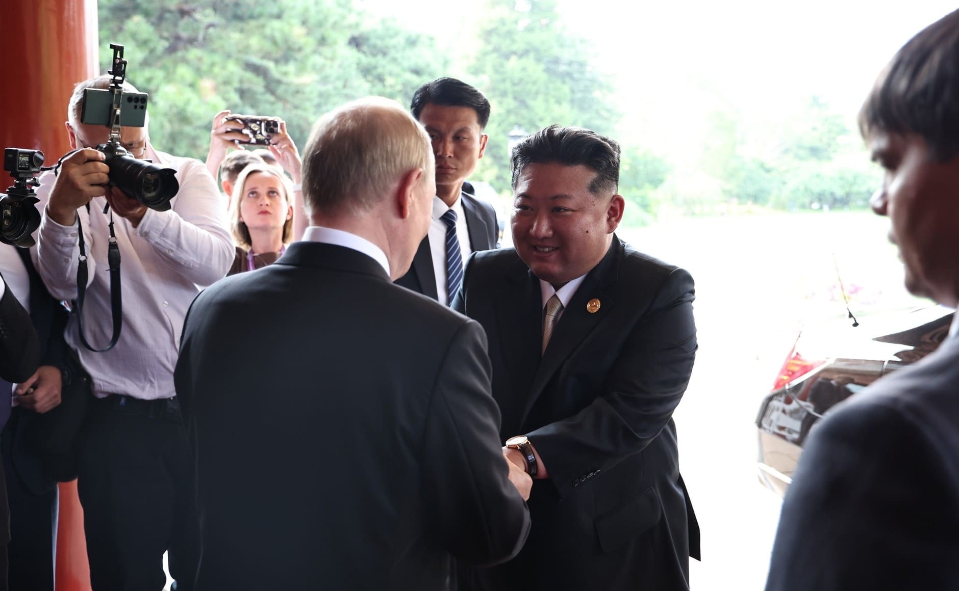 Путин и Ким Чен Ын провели переговоры в Пекине после парада