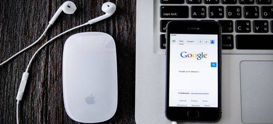 Apple и Google стоят