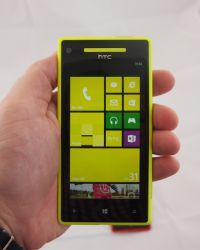 HTC представила два