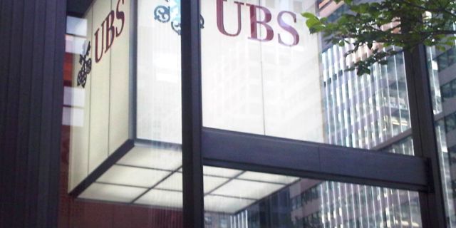 UBS прекращает торговлю