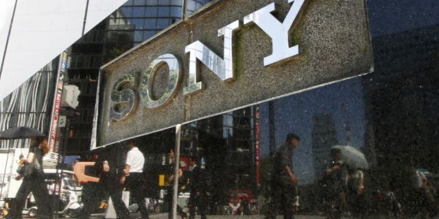 Sony продает акции