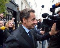 Против Саркози