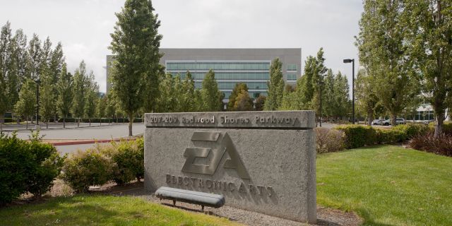 Половина продаж EA к