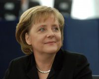 Меркель вступилась за ЕЦБ