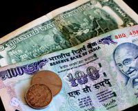 Индия продает доллары