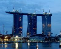 Сингапур становится все