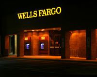 Wells Fargo сократит еще