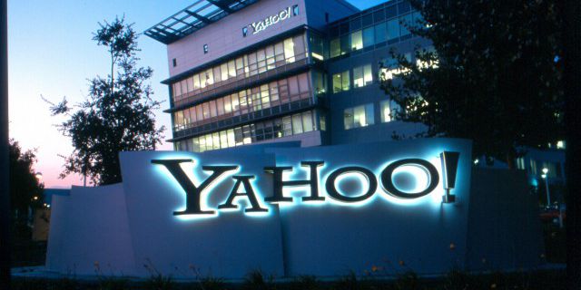 Чистая прибыль Yahoo! в