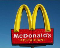 McDonald #39;s увеличил