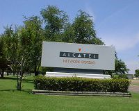Alcatel привлекает почти