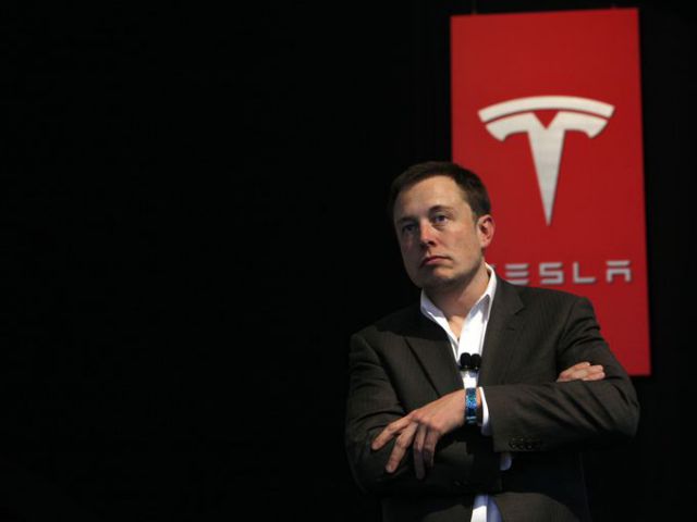 Продажи Tesla Model S не