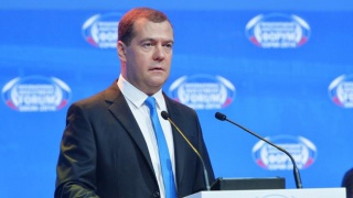 Медведев: много тратить