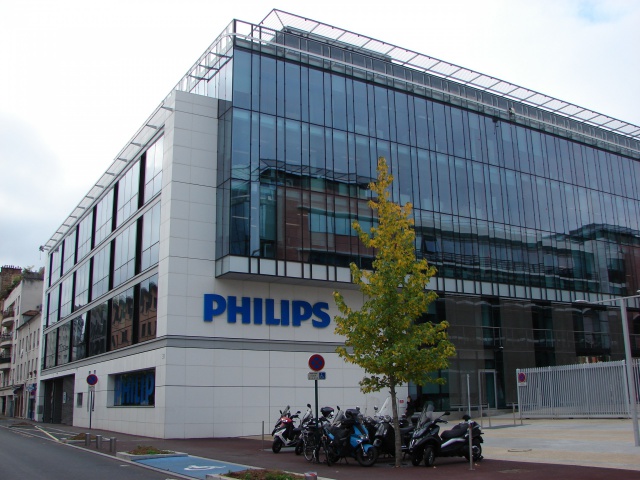 Philips отказывается от
