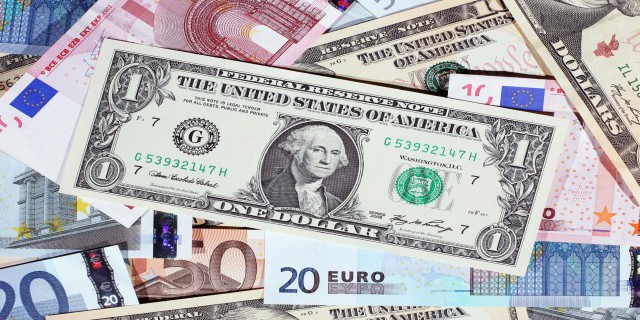 Доллар и евро обновили